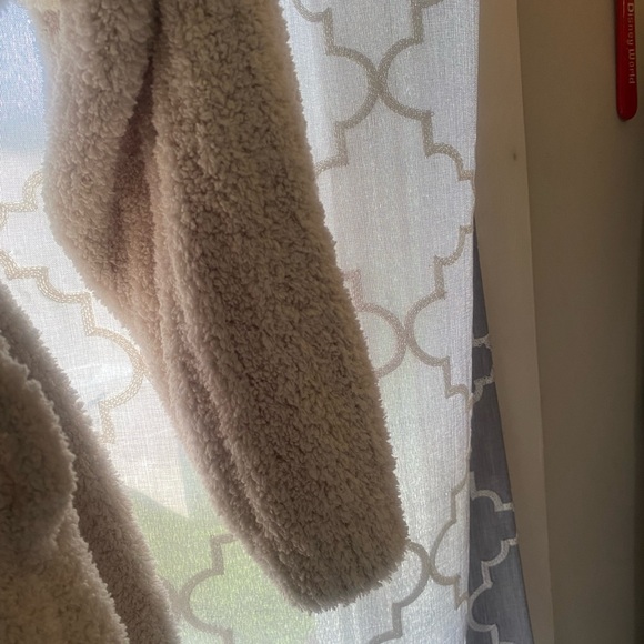 Pottery Barn Cream Plush cozy ribbed Robe - Picture 4 of 14